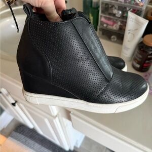 Women’s Black Wedge Sneakers Size 8.